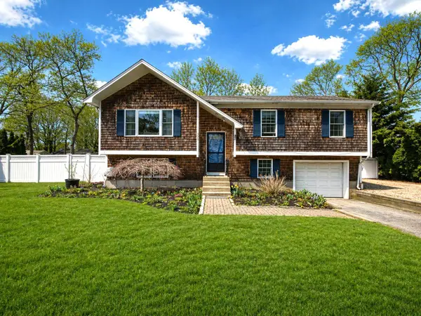 104 Seagate Lane, Hyannis, MA 02601