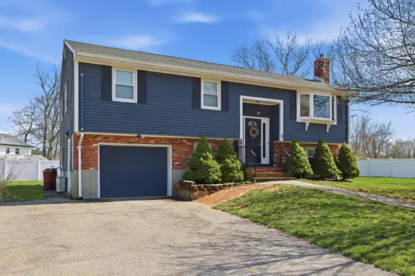 11 Duffy Drive, Taunton, MA 02780