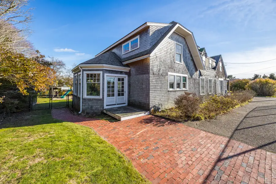 9 Hedge Lane, Falmouth, MA 02540 - #2
