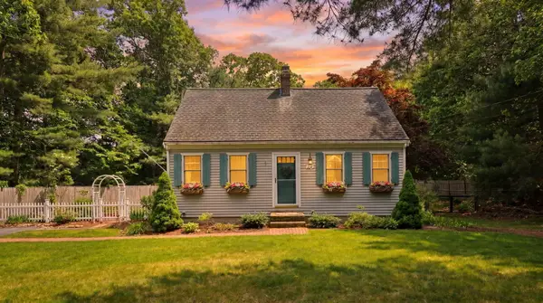 195 Knotty Pine Lane, Centerville, MA 02632
