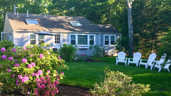 10 Wharf Avenue, Mashpee, MA 02649