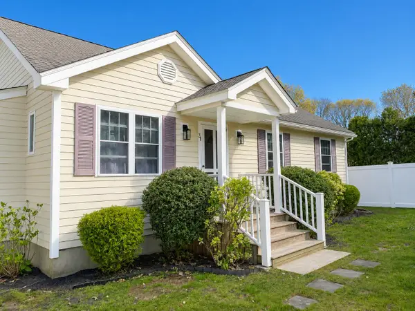 34 10th Street, Edgartown, MA 02539