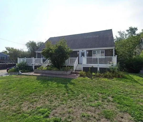 7 Sandy Hill Lane #UNIT A, Provincetown, MA 02657