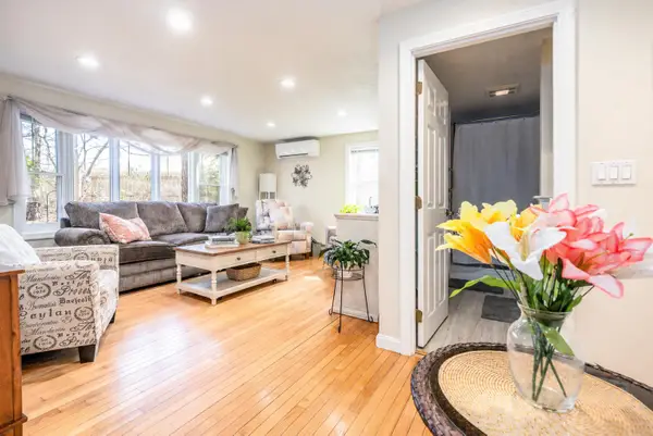 775 W Main Street #APT 15, Hyannis, MA 02601