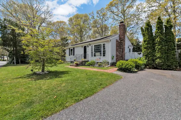 104 Highland Street, Mashpee, MA 02649