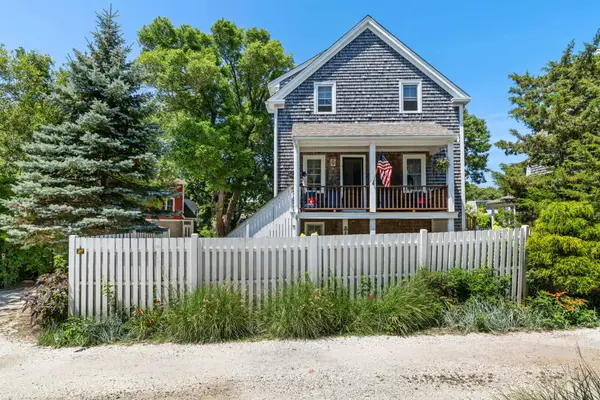 16 Hensche Lane #UNIT 16, Provincetown, MA 02657