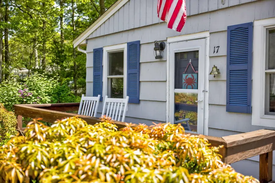 17 Suncrest Drive, Teaticket, MA 02536 - #3