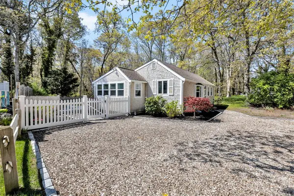 8 Patricia Lane, Harwich Port, MA 02646
