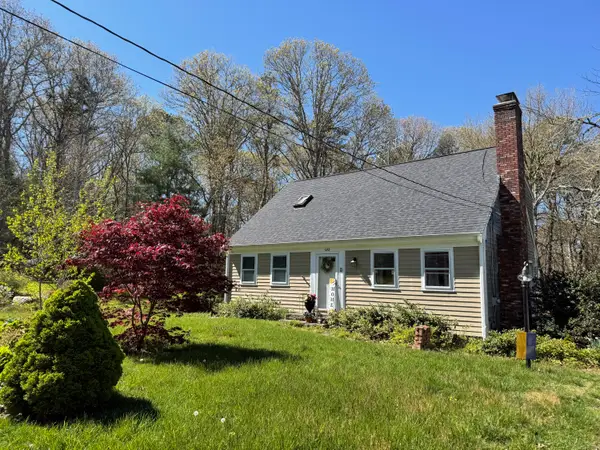 3 Willett Circle, Cataumet, MA 02534