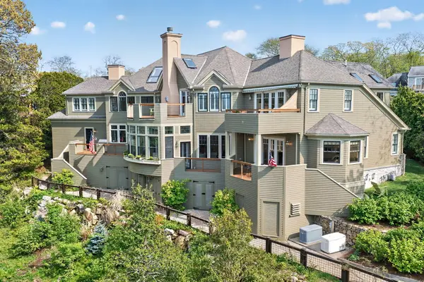 15 Clowes Drive, Falmouth, MA 02540