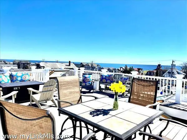 37 Circuit Avenue #UNIT 4, Oak Bluffs, MA 02557