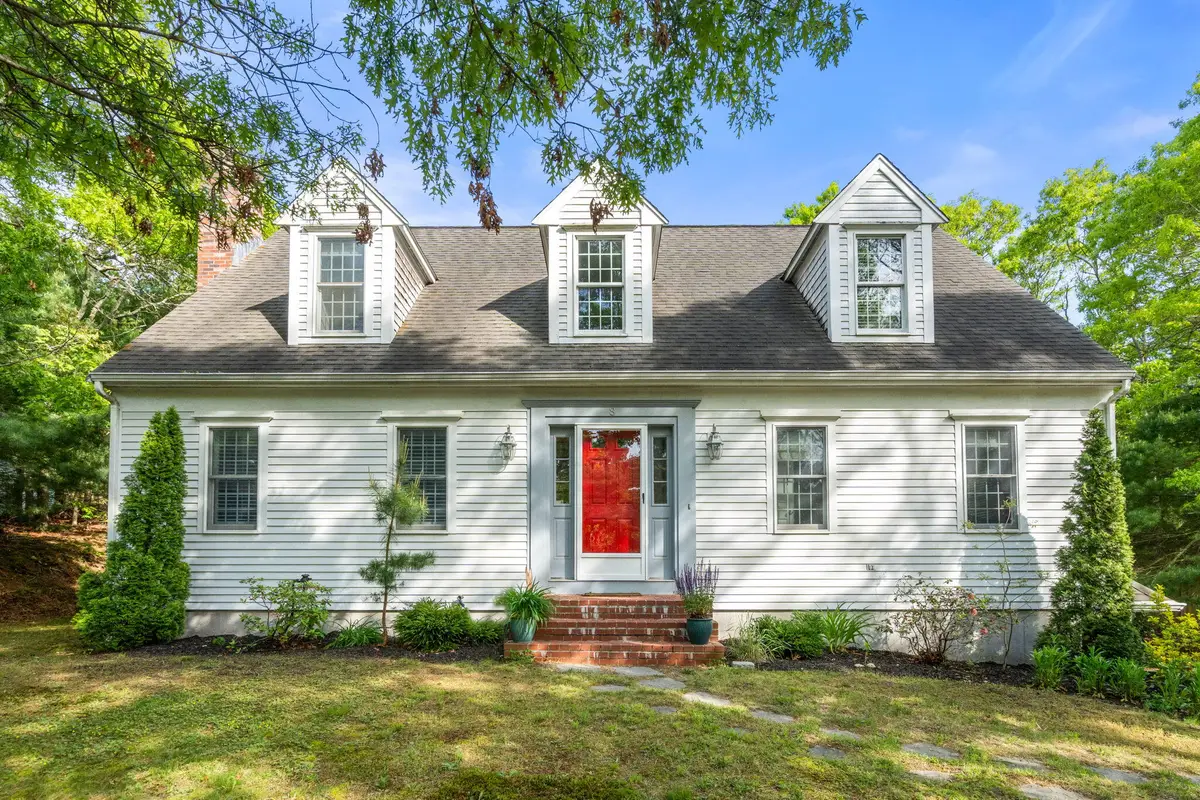 8 Friendship Lane, Buzzards Bay, MA 02532 - #1