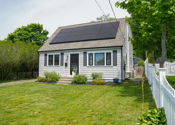 16 Dartmouth Street, Hyannis, MA 02601