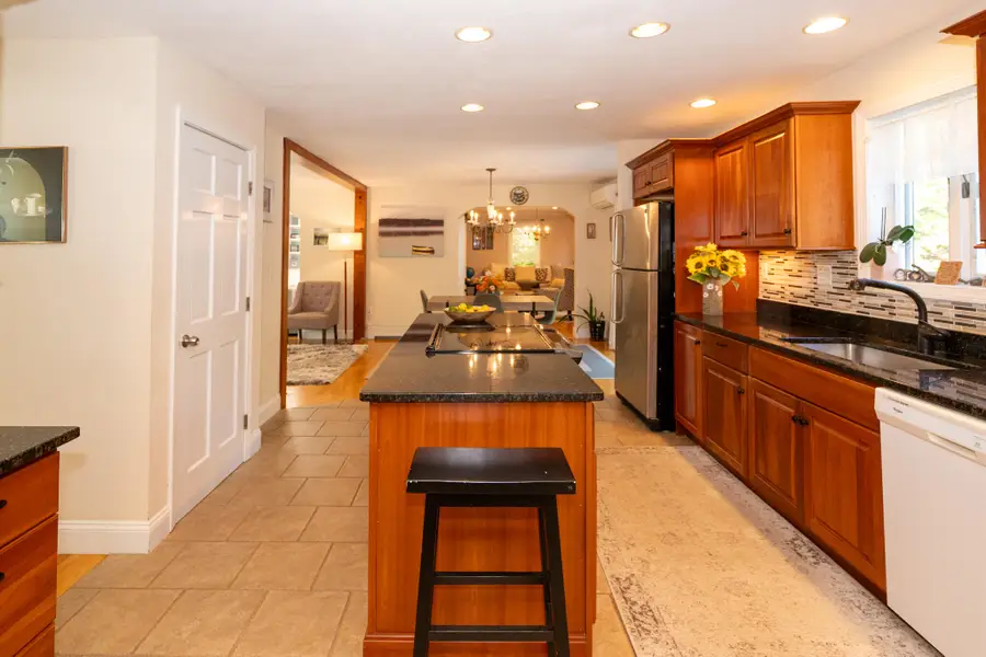 68 Front Street, Oak Bluffs, MA 02557 - #3