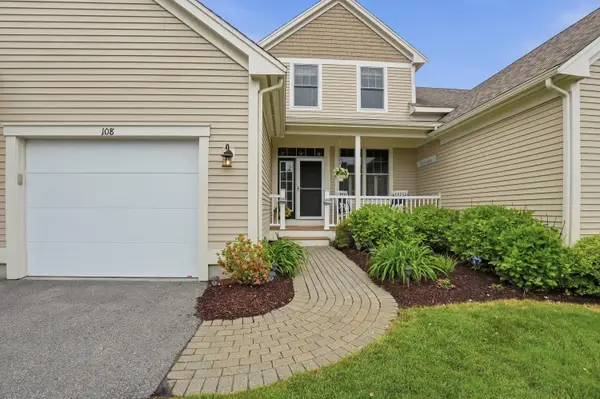 108 Grey Hawk Drive #UNIT 108, Mashpee, MA 02649