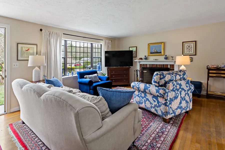 7 Bonnie Briar Road, Osterville, MA 02655 - #3