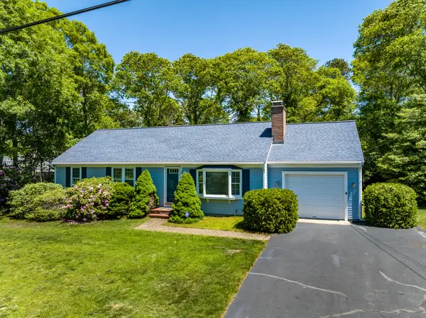 18 Goat Field Lane, Hyannis, MA 02601