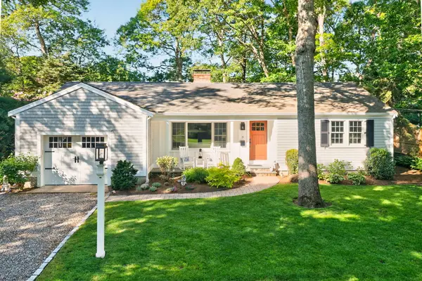 15 Brezner Lane, Centerville, MA 02632