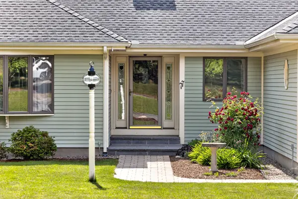 77 Ennsbrook Drive, Teaticket, MA 02536