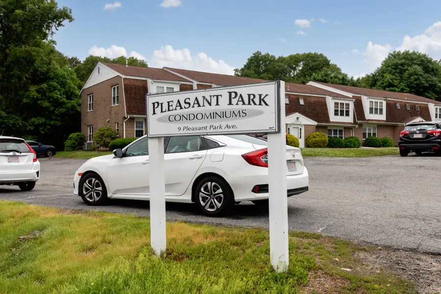 9 Pleasant Park Avenue #APT 2I, Hyannis, MA 02601 - #2