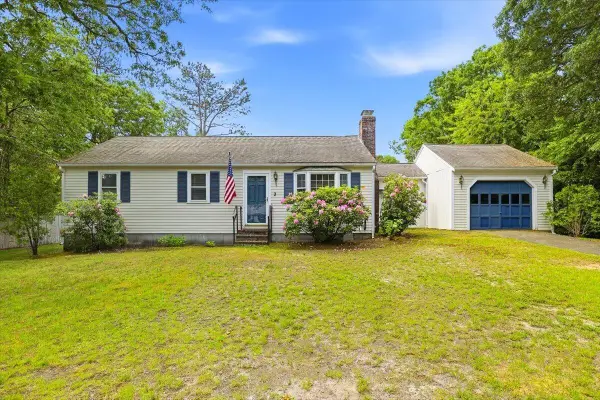 9 Deerfield Road, West Yarmouth, MA 02673
