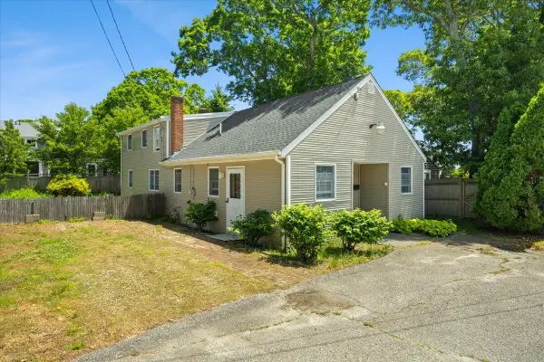 47 Little Rock Avenue, Falmouth, MA 02540