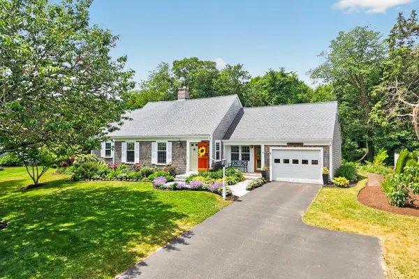 25 Gingerbread Lane, Yarmouth Port, MA 02675