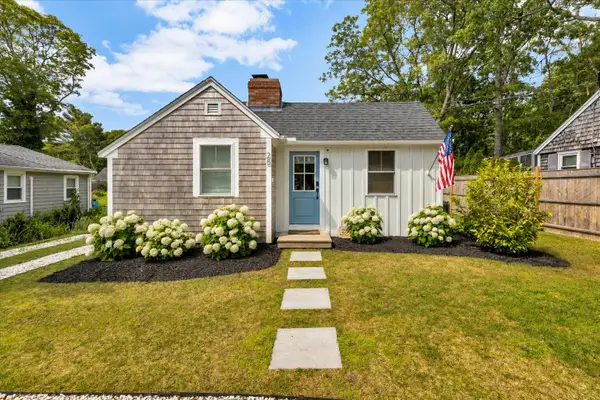 25 Lake Road, West Yarmouth, MA 02673