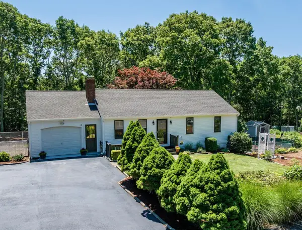 6 Emerald Way, Forestdale, MA 02644