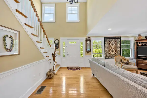 146 James Circle, Mashpee, MA 02649