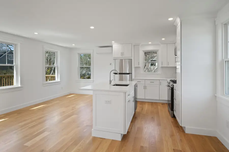 33 Vineyard Avenue, Oak Bluffs, MA 02557 - #3