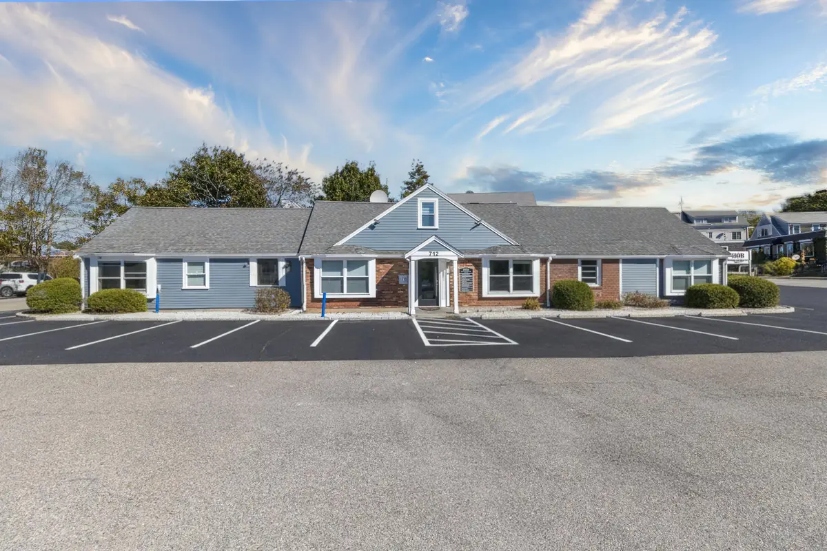 712 Main Street, Hyannis, MA 02601 - #1