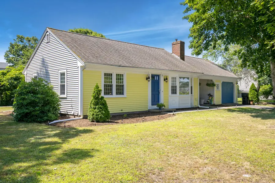 11 Gate Way Street, South Yarmouth, MA 02664 - #3