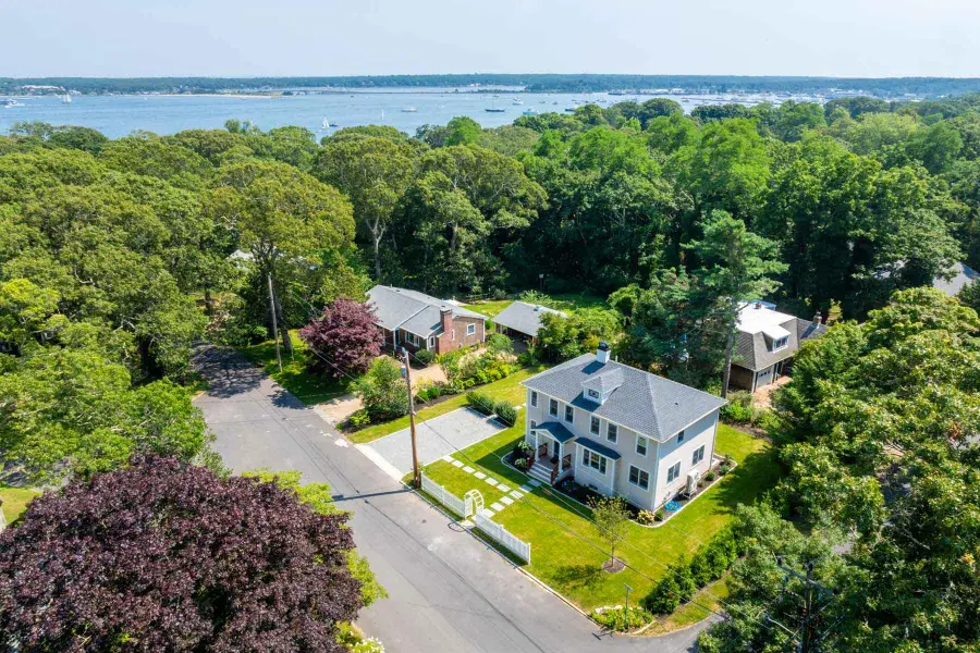 5 Pine Tree Lane, Vineyard Haven, MA 02568 - #3