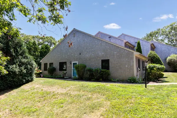 65 Roundhouse Road #UNIT 65, Buzzards Bay, MA 02532