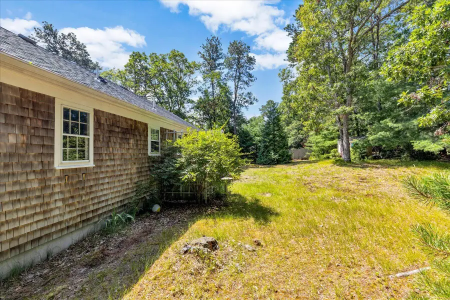 804 Putnam Avenue, Cotuit, MA 02635 - #3