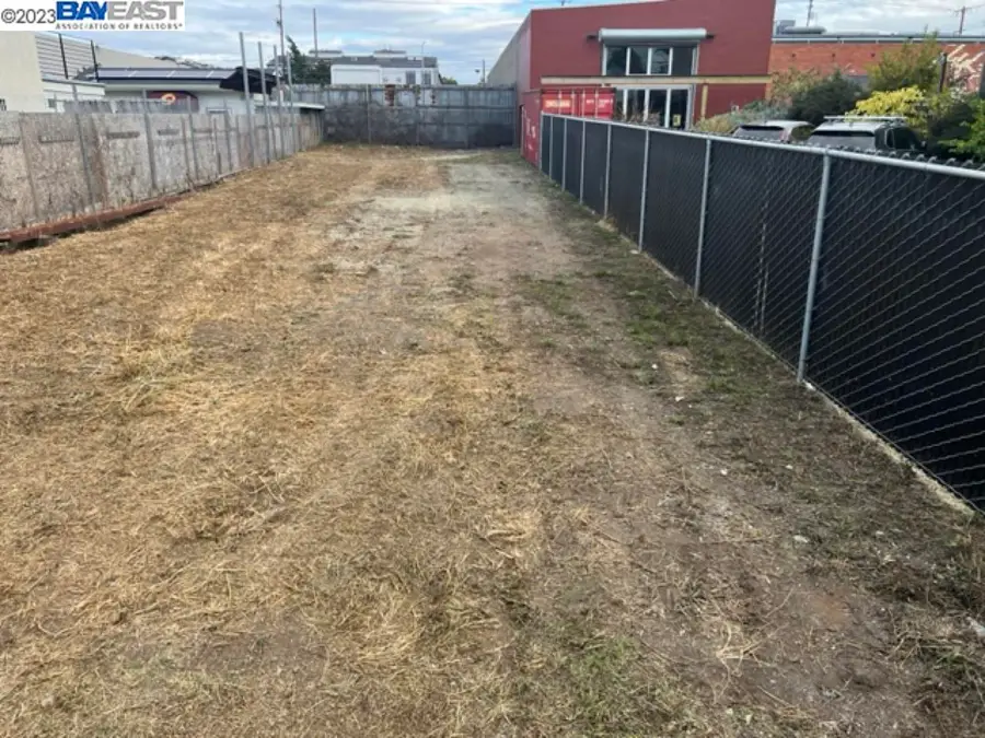 Magnolia St, Oakland, CA 94608 - #2