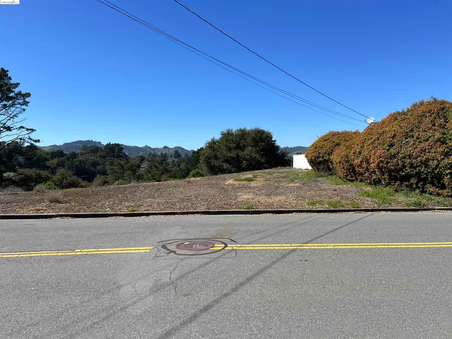 82 Zander Dr, Orinda, CA 94563 - Image #2