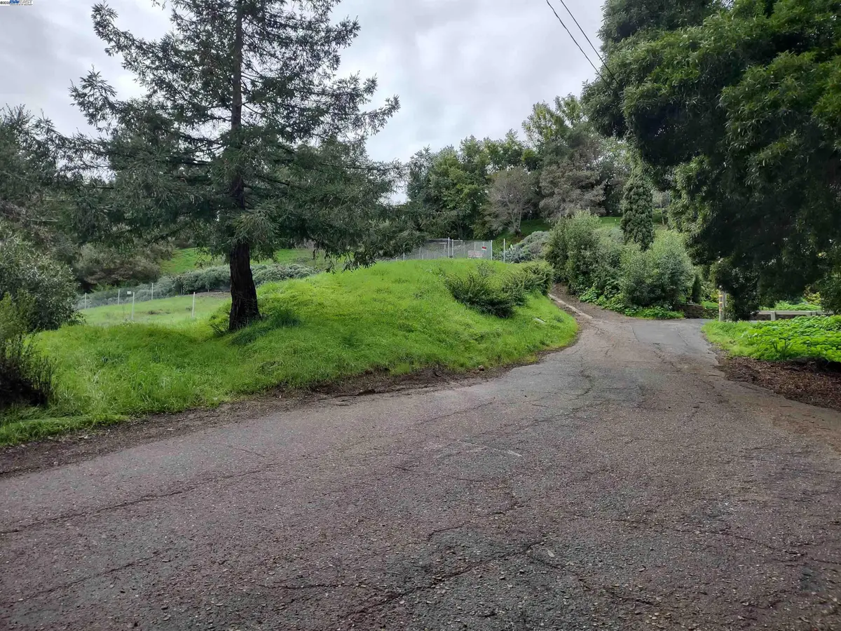 2907 Jordan Rd, Oakland, CA 94602 - #1