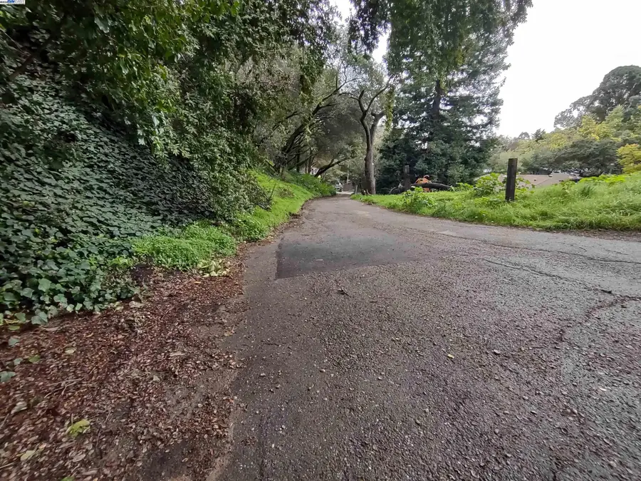 2907 Jordan Rd, Oakland, CA 94602 - #2