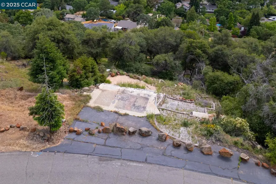 3098 Oakwood Rd, Cameron Park, CA 95682 - #3