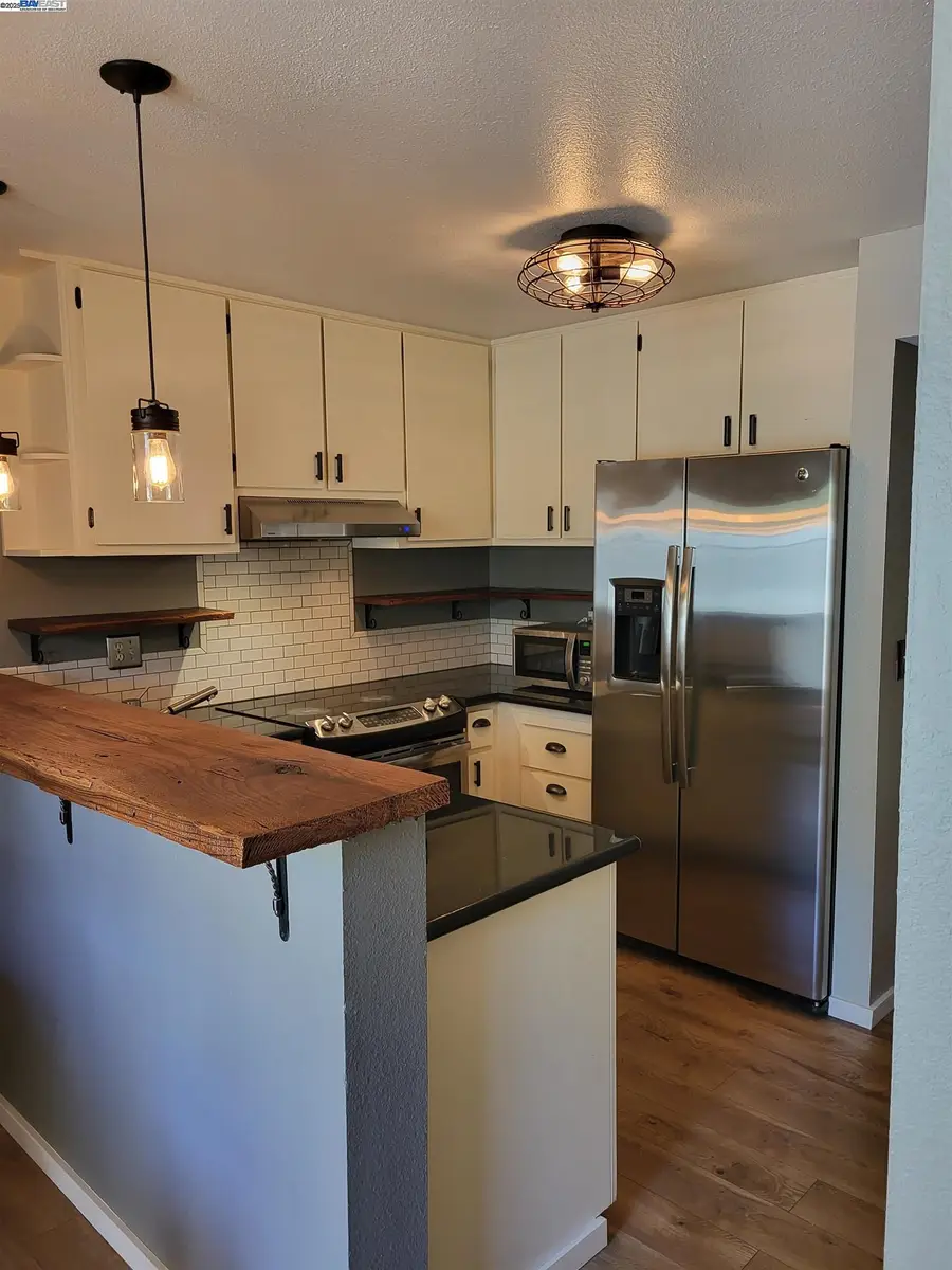 665 Palomino Dr  #D, Pleasanton, CA 94566 - Image #3
