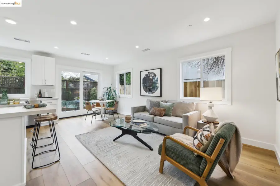 669 Alcatraz Ave, Oakland, CA 94609 - Image #2