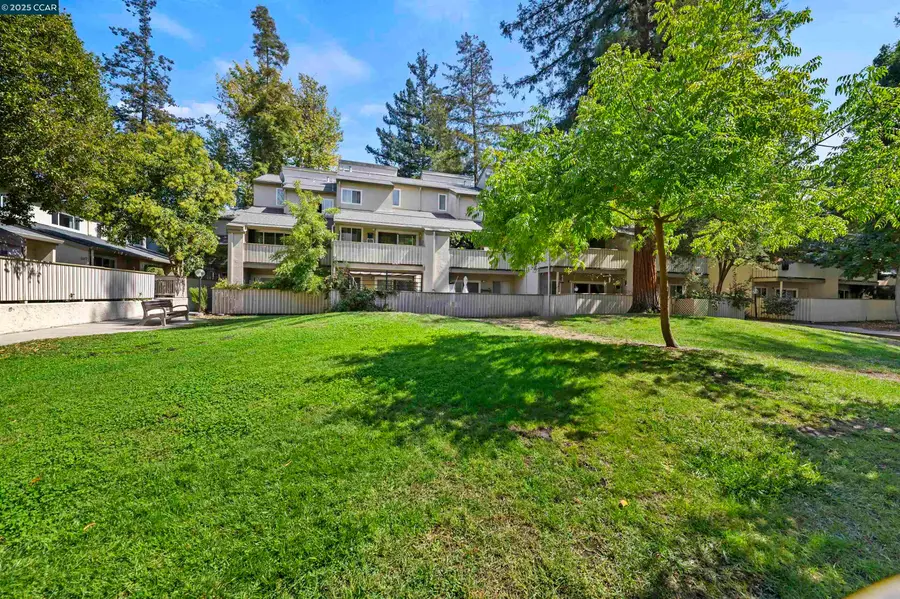 2712 Oak Rd  #60, Walnut Creek, CA 94597 - Image #3
