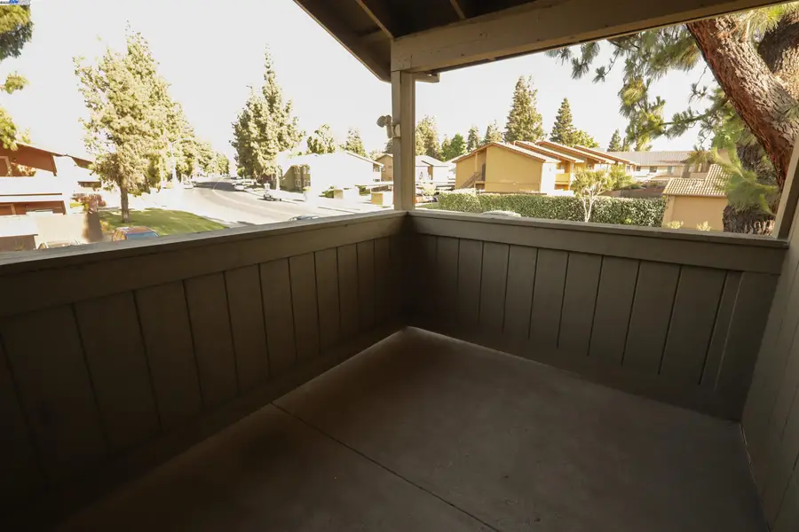 480 Cherry Ln  #E, Manteca, CA 95337 - Image #3