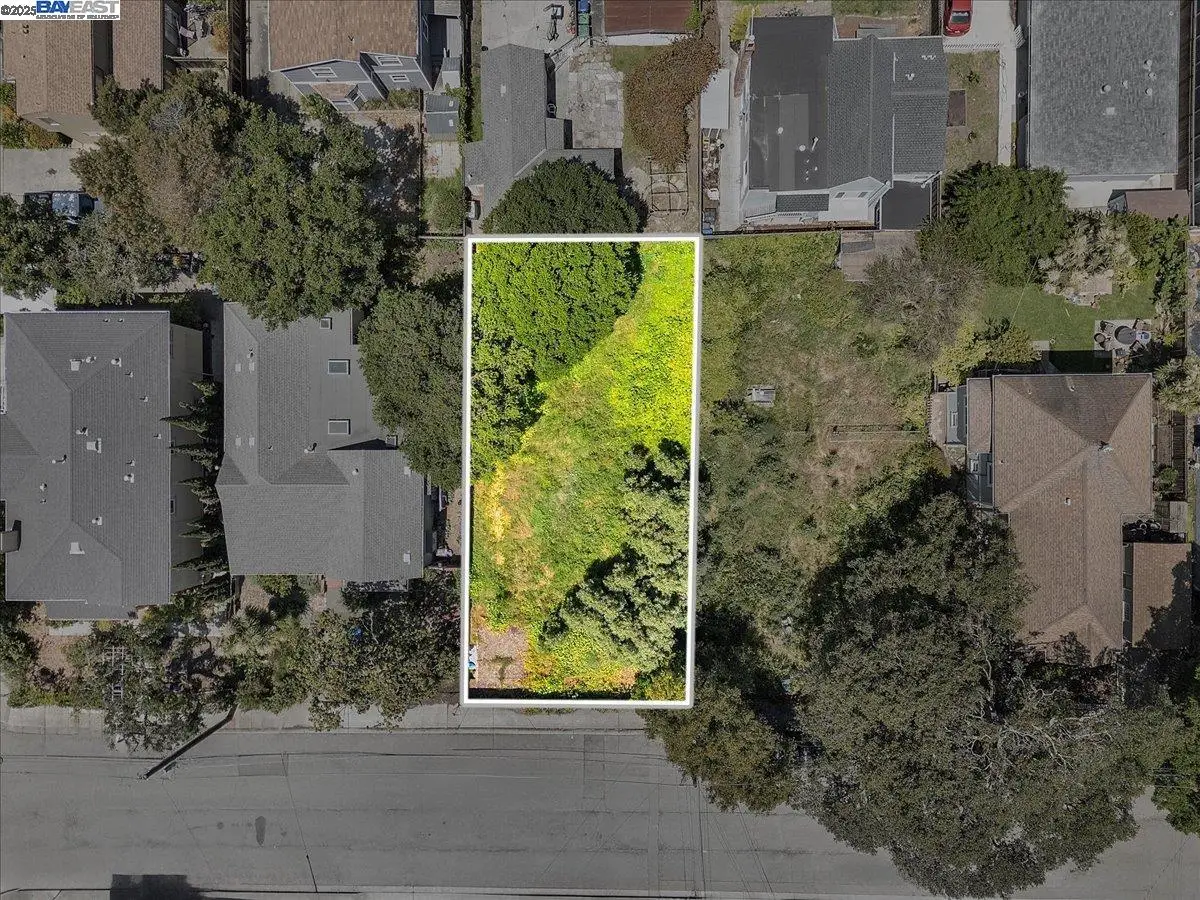 310 Spruce St, Alameda, CA 94501 - Image #1