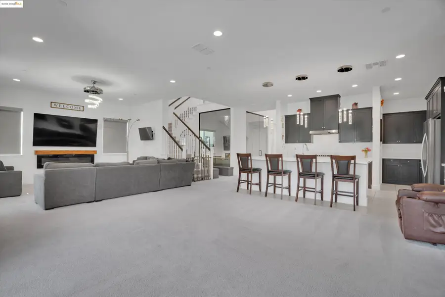 2281 Garden Farms Ave, Lathrop, CA 95330 - Image #2