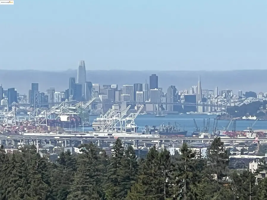 82 Wilding Ln, Oakland, CA 94611 - Image #3