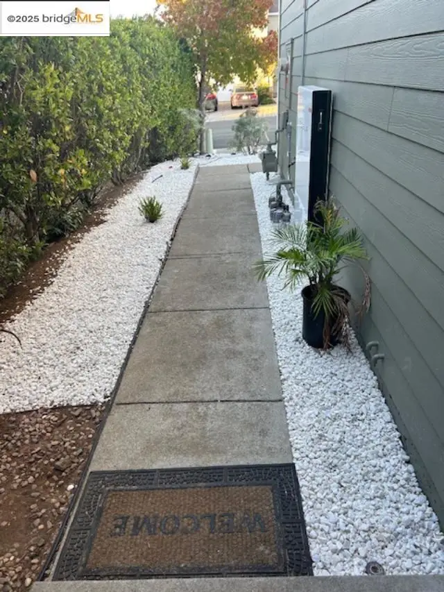 227 Clearpointe Dr, Vallejo, CA 94591 - Image #2