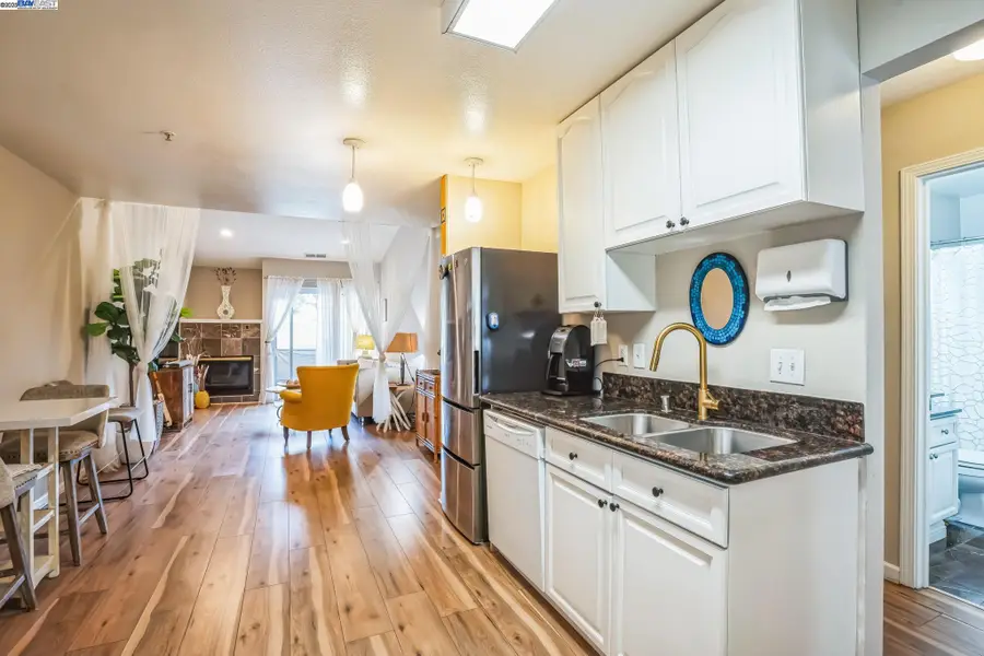 22537 Center St, Fairview, CA 94541 - #3